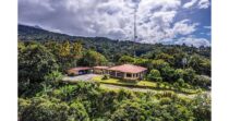 Casa en Boquete con hermosas vistas, Jaramillo Centro